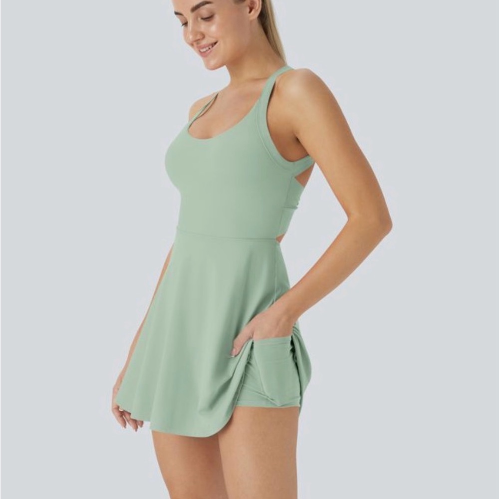 HALARA Light Bean Green Active Dress